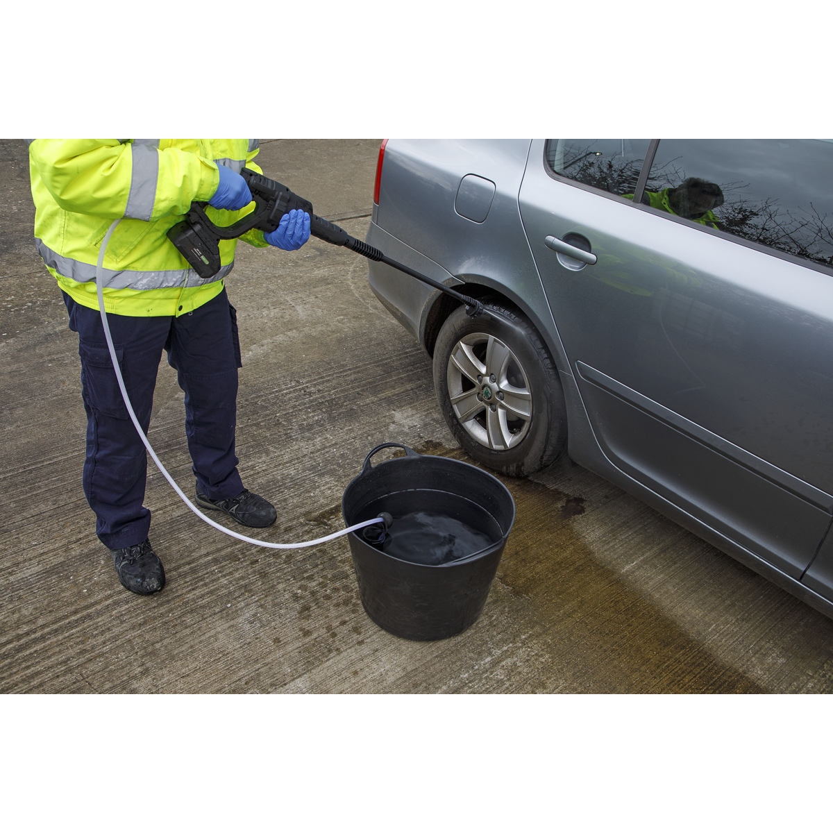 SEALEY SV20 22 BAR CORDLESS PRESSURE WASHER 2 BATTERIES - Image 2